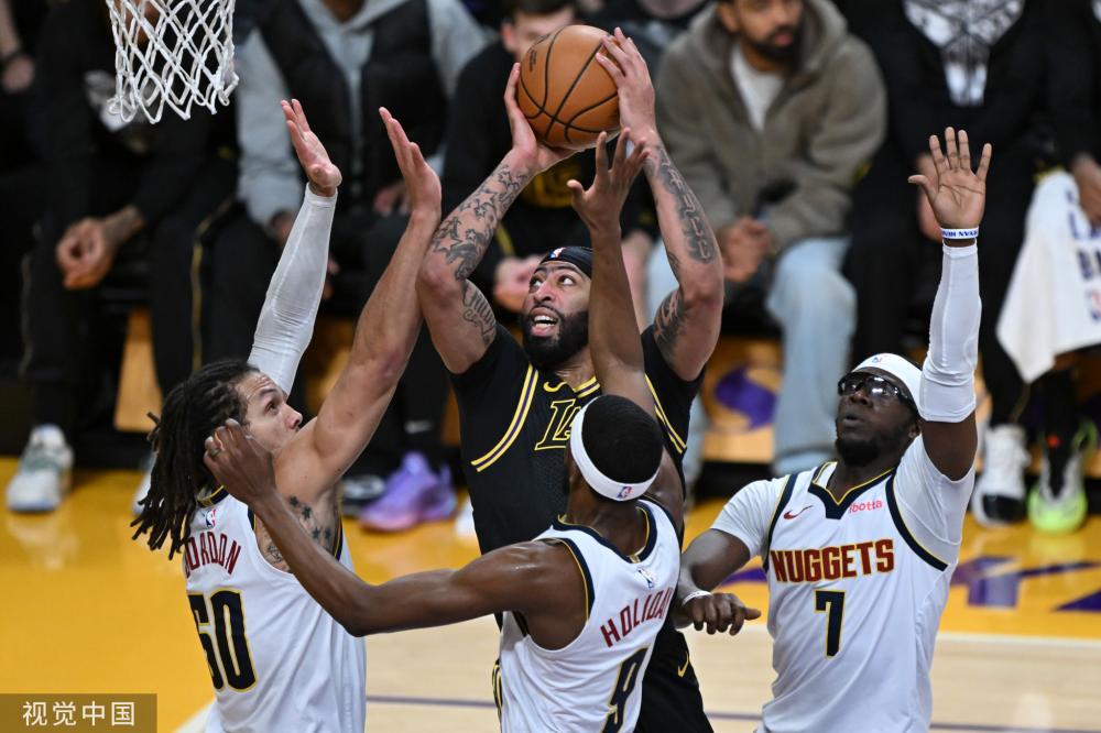 与此同时 与此同时