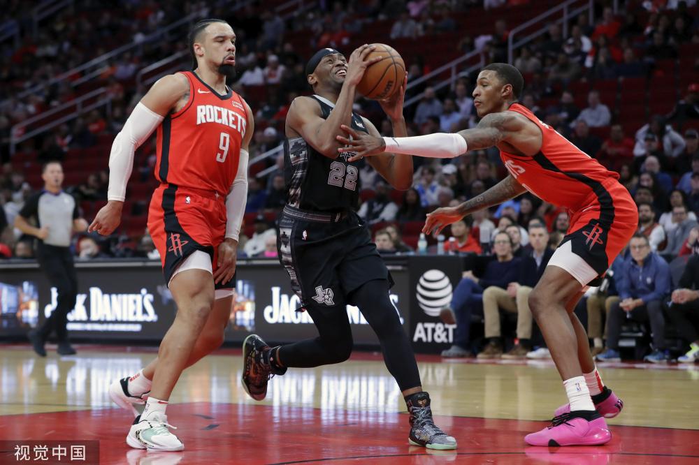 打破了场上 打破了场上