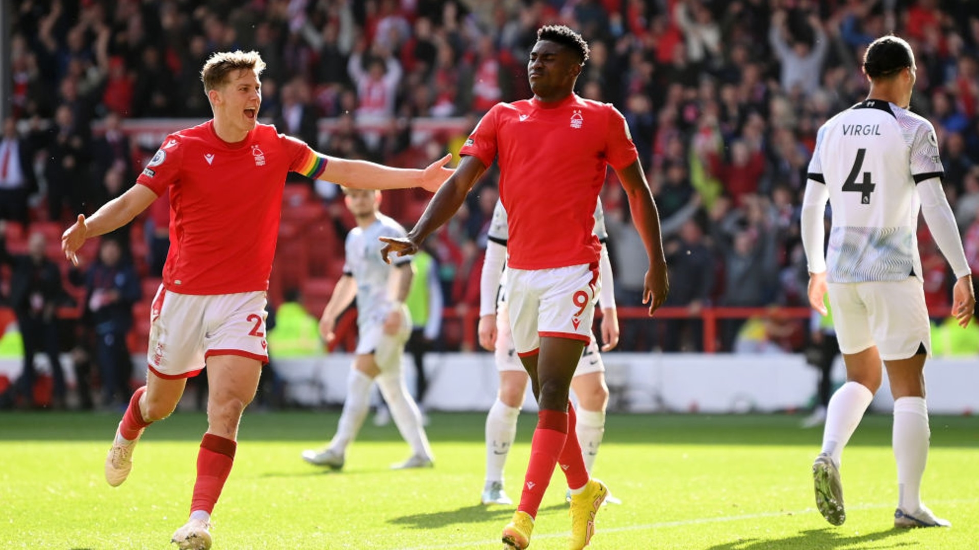 令人瞩目的 令人瞩目的